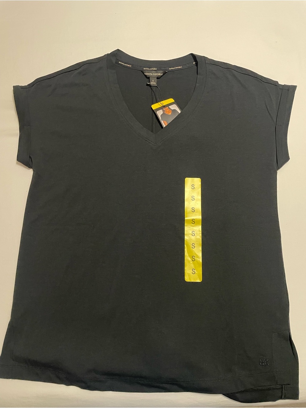 Banana Republic Short Sleeve V-Neck Tee — Black